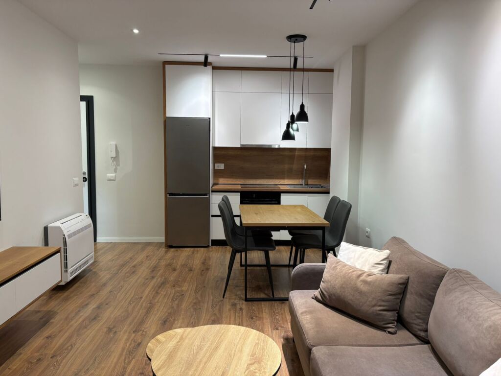 Jepet me Qira Apartament 1+1 ne Kompleksin E 88 ne Rrugen Dritan Hoxha