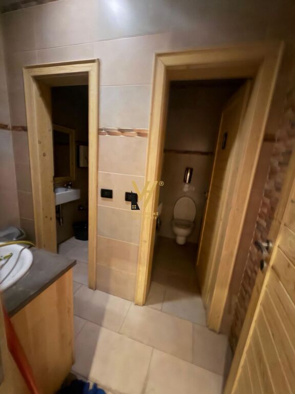 UFFICIO 100 M2 IN AFFITTO A DON BOSKO 100.000 LEKE