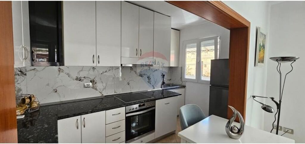 Apartament 1+1 me Qira prane Hotel Mondial!