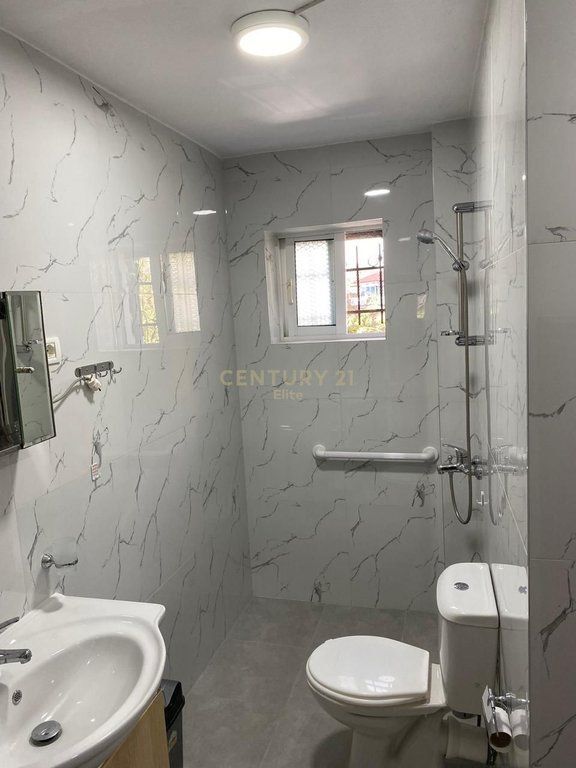 Apartament 1+1 me qira në zonën Tirana e Re