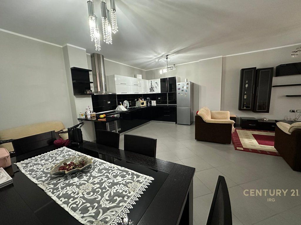 Apartament 2+1 per Qira prane Marinaj Hotel, Unaza e Re