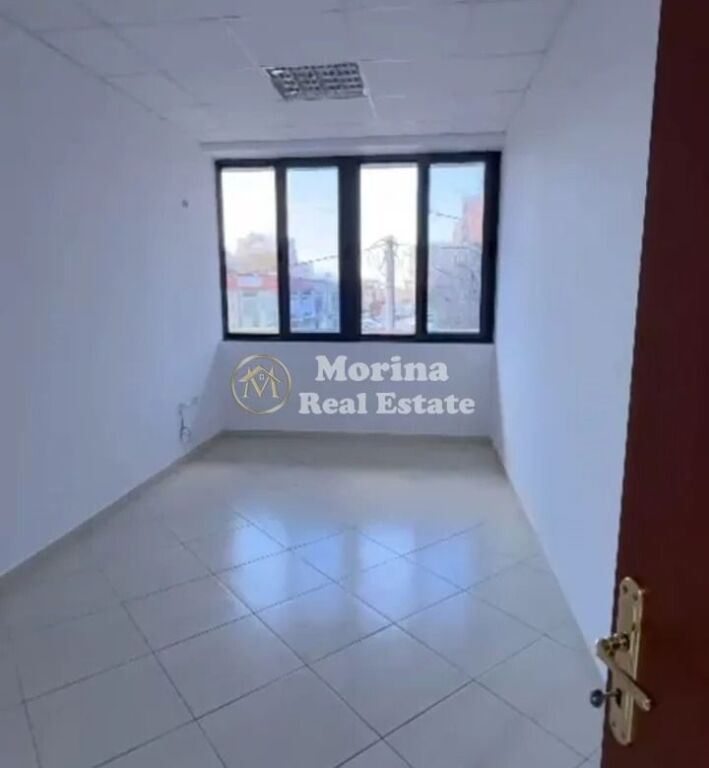 Affitto | Locale Commerciale | Via Dritan Hoxha | 1500 €/mese