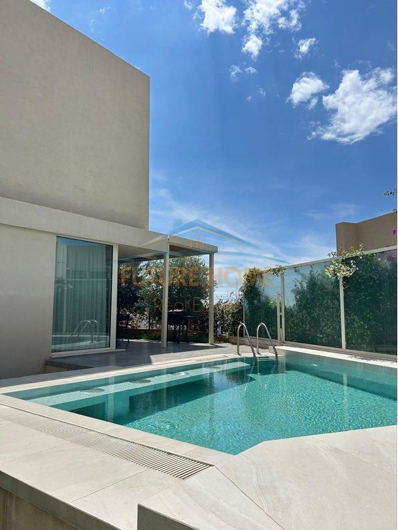 Villa Attaccata+Guest House in Vendita, Green Coast Residence