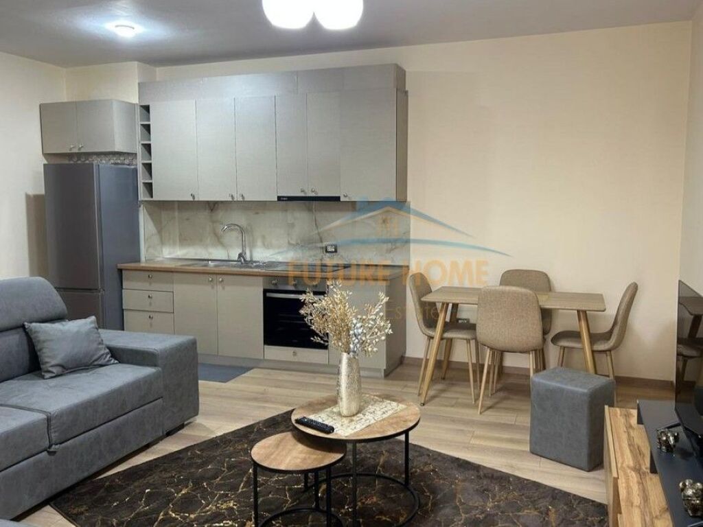 Affitto, Appartamento 1+1, Via Kavajes, Tirana.