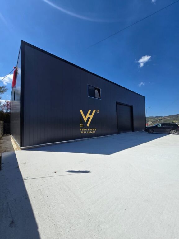 JEPET AMBIENT INDUSTRIAL 460 M2 ME QERA NE PEZE-HELMAS 5.500 EURO