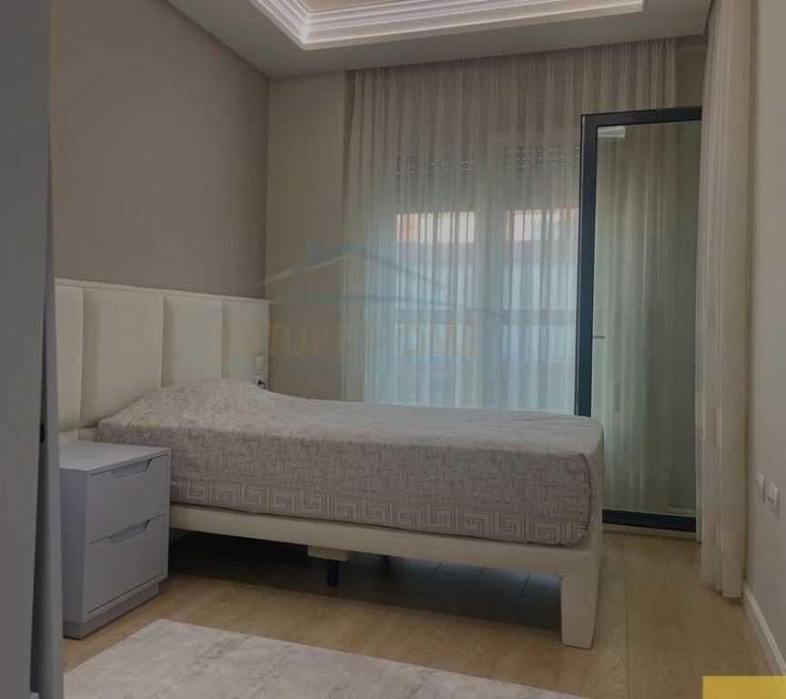In vendita, Appartamento 3+1+2+ Posto Auto, Via Kosovareve, Tirana