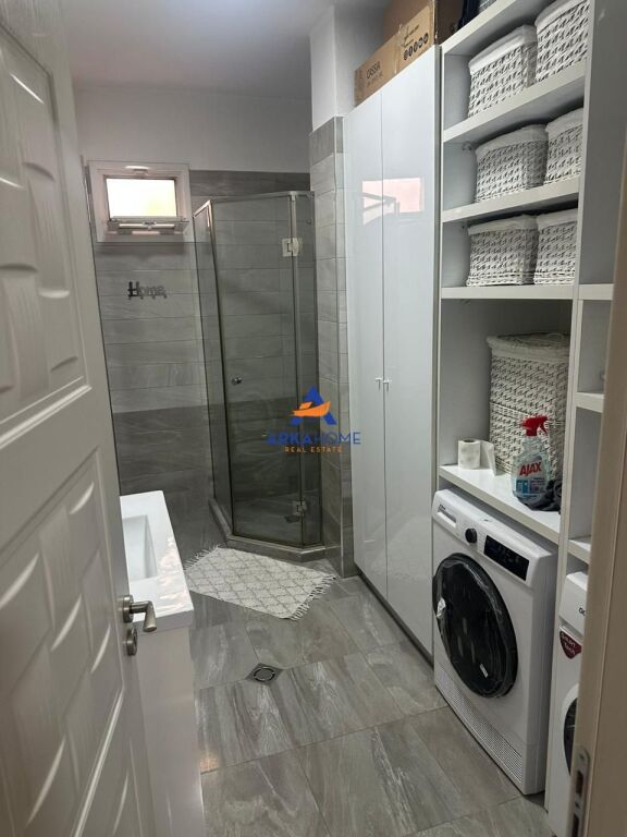 AFFITTASI APPARTAMENTO 2+1+BALCONE "AL LAGO DI TIRANA" 700 EURO