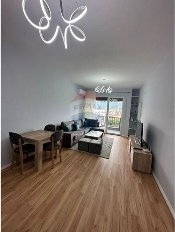 Apartament per qira 5 maji