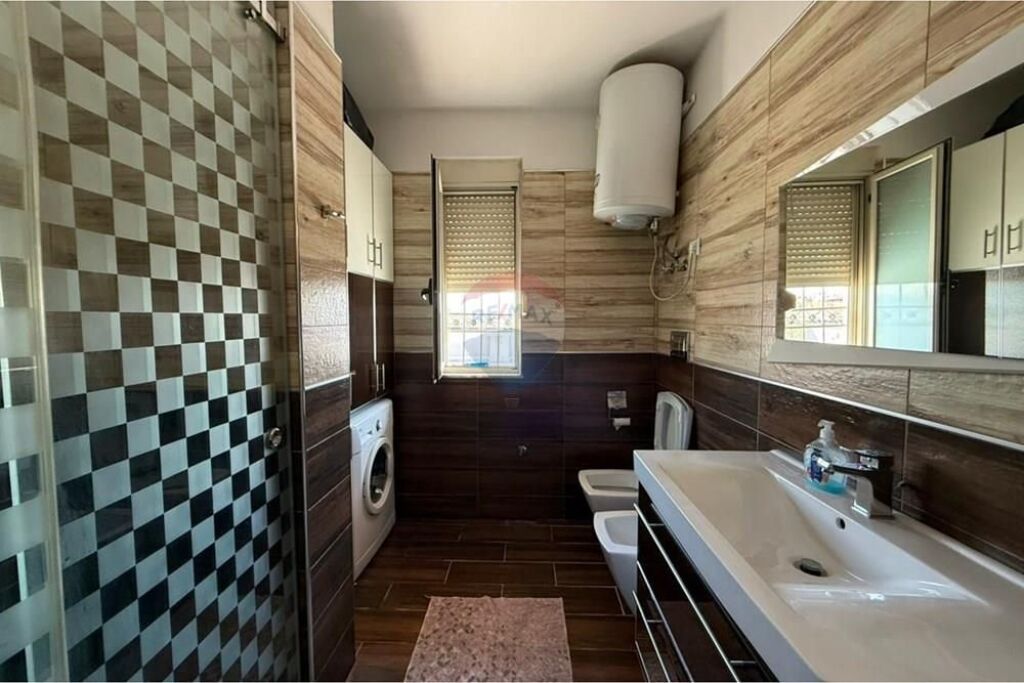 For Sale Duplex Location: Mahmut Allushi Street, Fresk