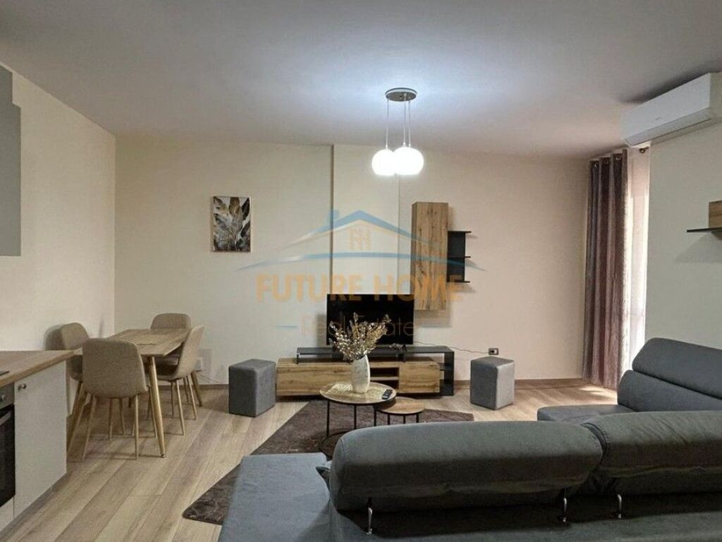 Affitto, Appartamento 1+1, Via Kavajes, Tirana.