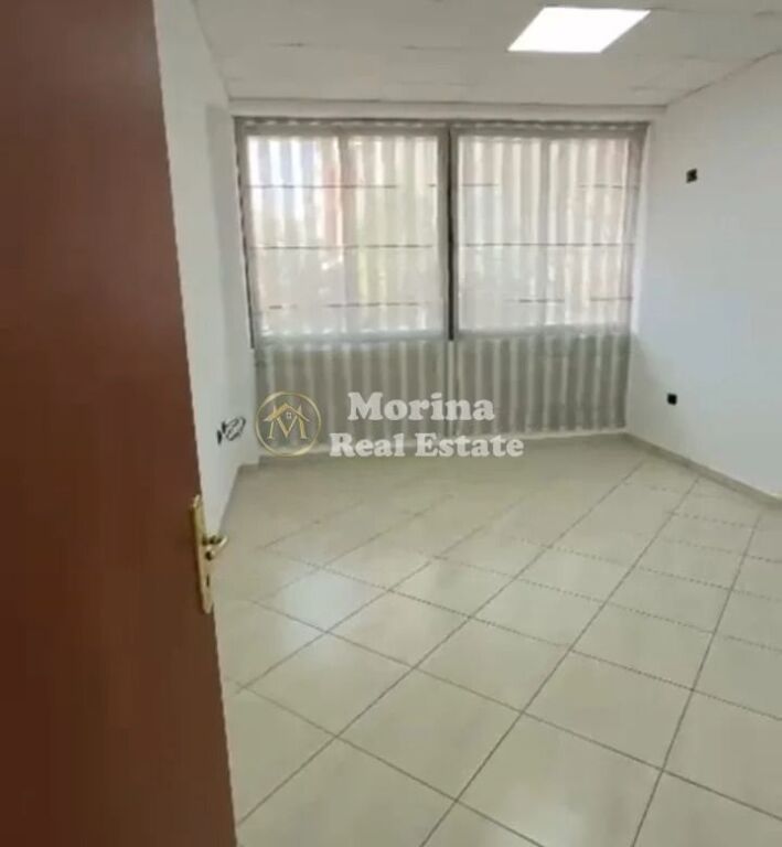 Affitto | Locale Commerciale | Via Dritan Hoxha | 1500 €/mese