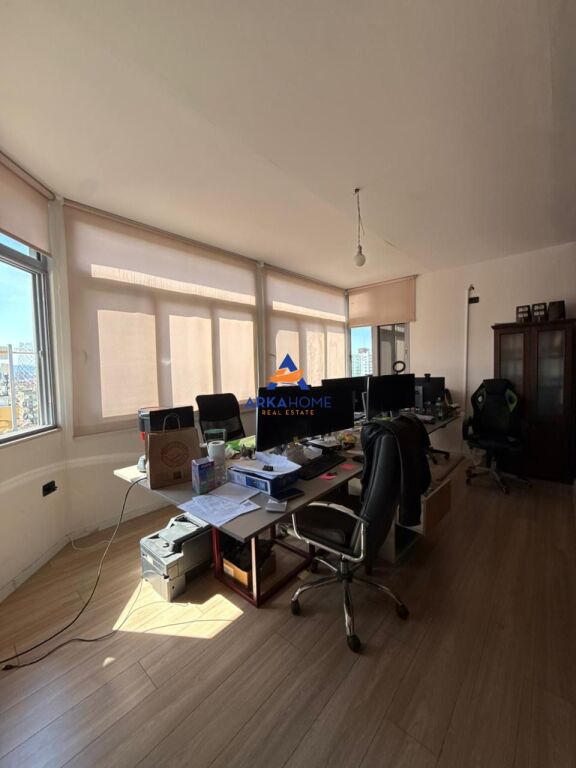AMBIENTE UFFICIO IN AFFITTO 250 M2 " STADIO DINAMO " PREZZO SU RICHIESTA