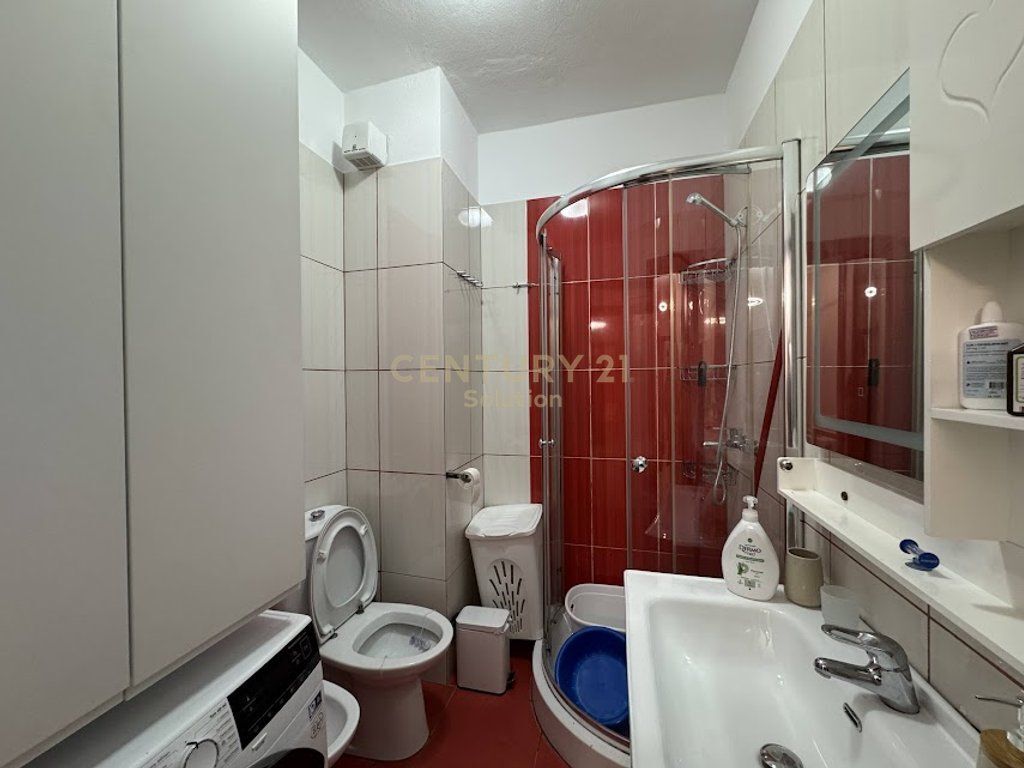 JAPIM ME QIRA 2+1 PRANE POSTES NR. 8 1,000 € /Muaj