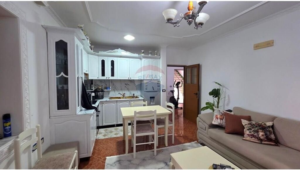 Apartament 2+1 pranë shkollës "Ismail Qemali", Vlore