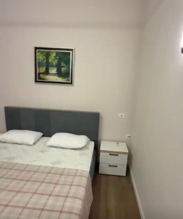 Appartamento 1+1 (modificato) nel Blocco delle Ambasciate vicino alla Strada di Durazzo!