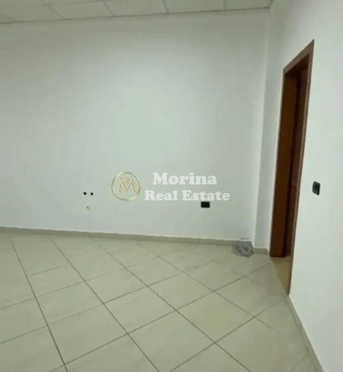 Affitto | Locale Commerciale | Via Dritan Hoxha | 1500 €/mese