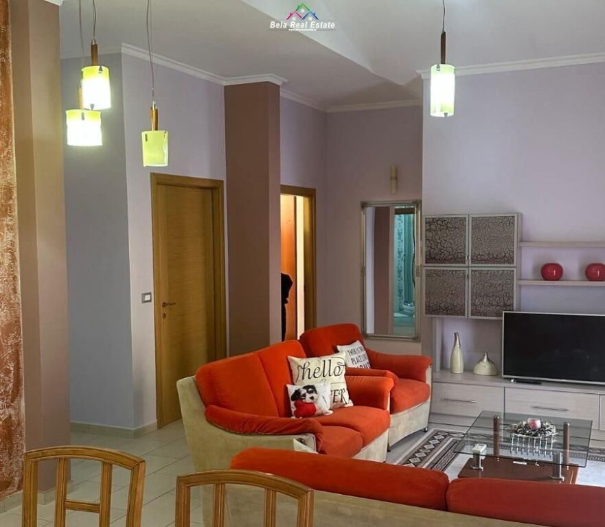 Vile Me Qera 3+1 Tek Komuna e Parisit (ID BV22604) Tirane