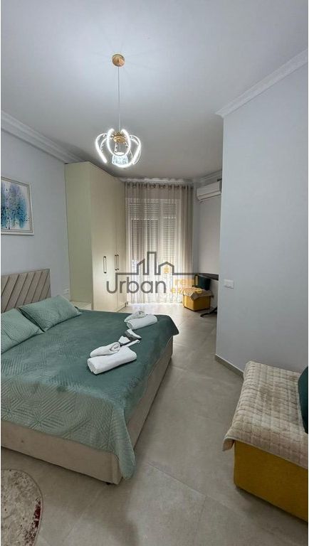 Affitto, Appartamento 2+1+2, Centro, Tirana - 1200€ | 110 m²
