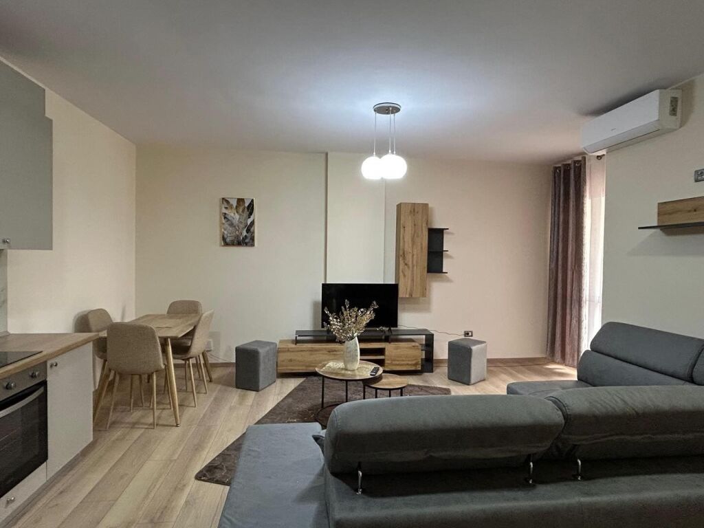 🏠 APARTAMENT ME QIRA – RRUGA E KAVAJËS ✨ Përballë Delijorgjit ✨