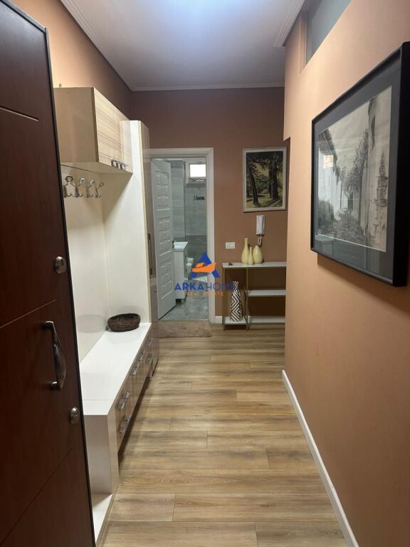 AFFITTASI APPARTAMENTO 2+1+BALCONE "AL LAGO DI TIRANA" 700 EURO