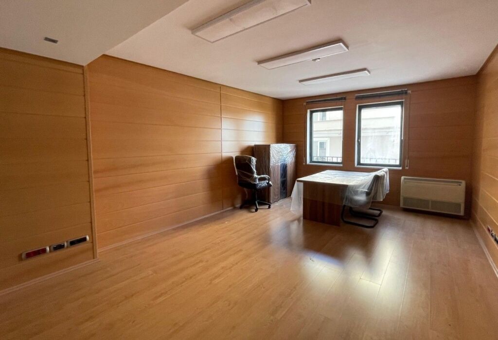 🏥Ambient për Klinikë në shitje – Mbikalimi i Komunës 🏥