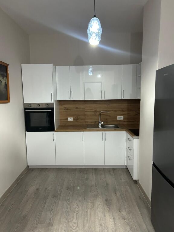 Modern 1+1 apartment for rent at Kompleksi Eshli! Brryli