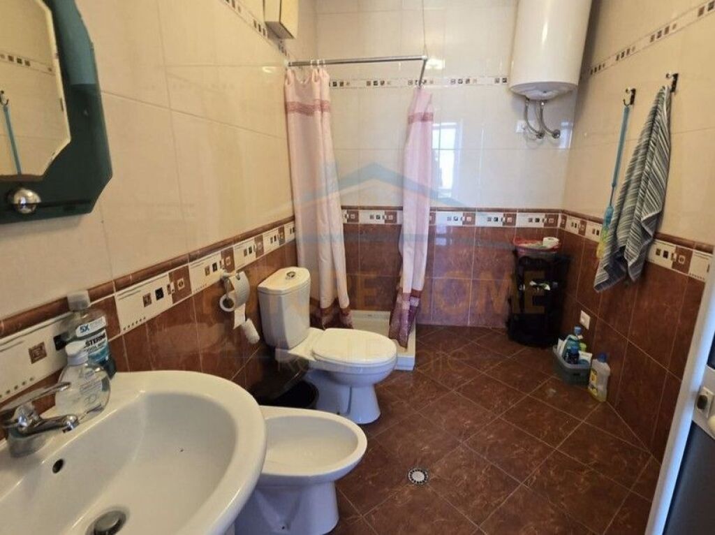 Rent, Apartment 2+1, Barricades Street
