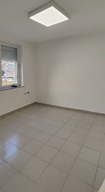 Locale in affitto per attività commerciale - Vasil Shanto ! 600€