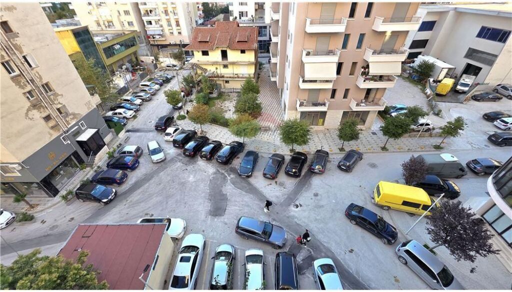🌇 Appartamento 2+1 nel cuore di Skela, Vlora – a soli 200 m dal Lungomare 🌊