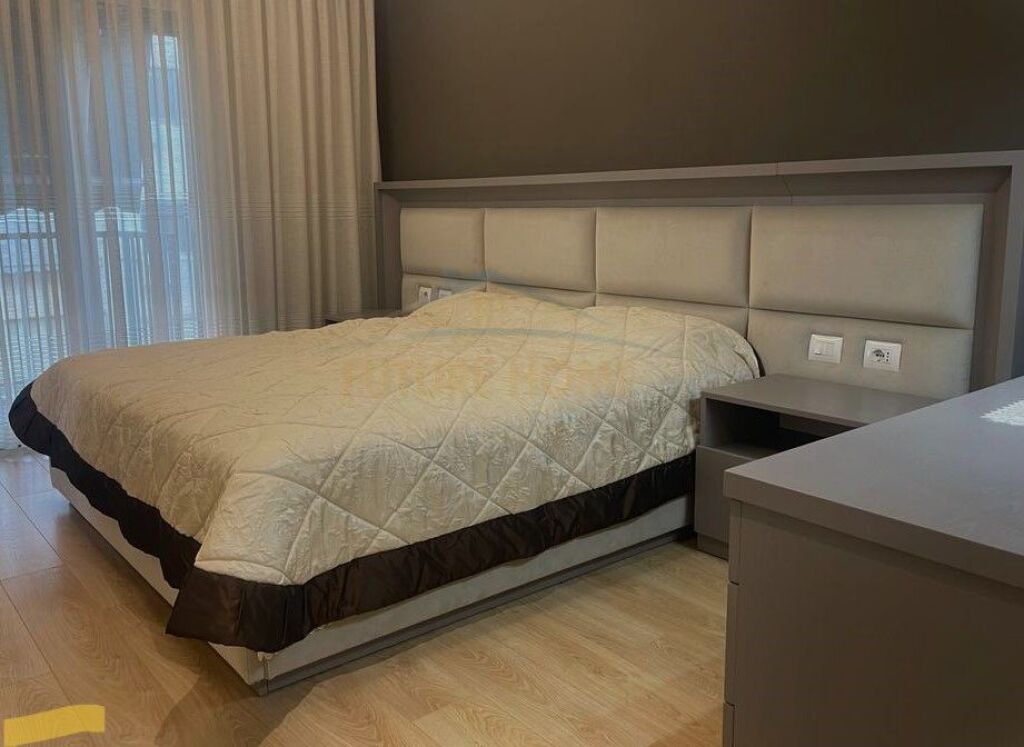 In vendita, Appartamento 3+1+2+ Posto Auto, Via Kosovareve, Tirana
