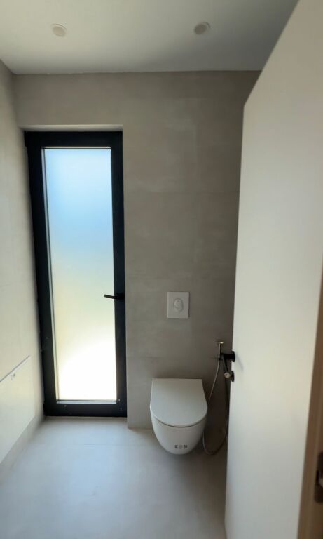 VILLA SU DUE PIANI + TERRAZZA IN VENDITA VICINO ALL'HOTEL VIENNA, GOLEM