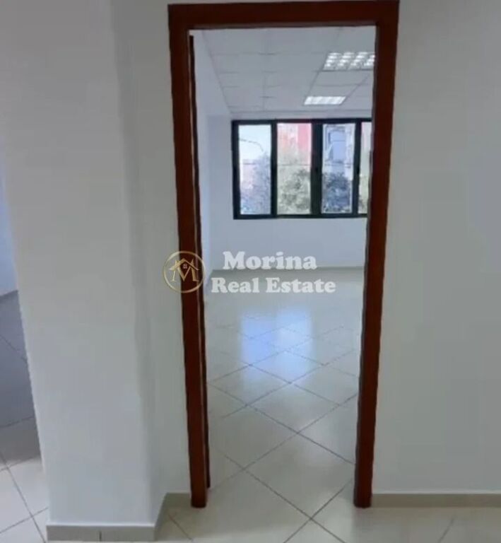 Affitto | Locale Commerciale | Via Dritan Hoxha | 1500 €/mese