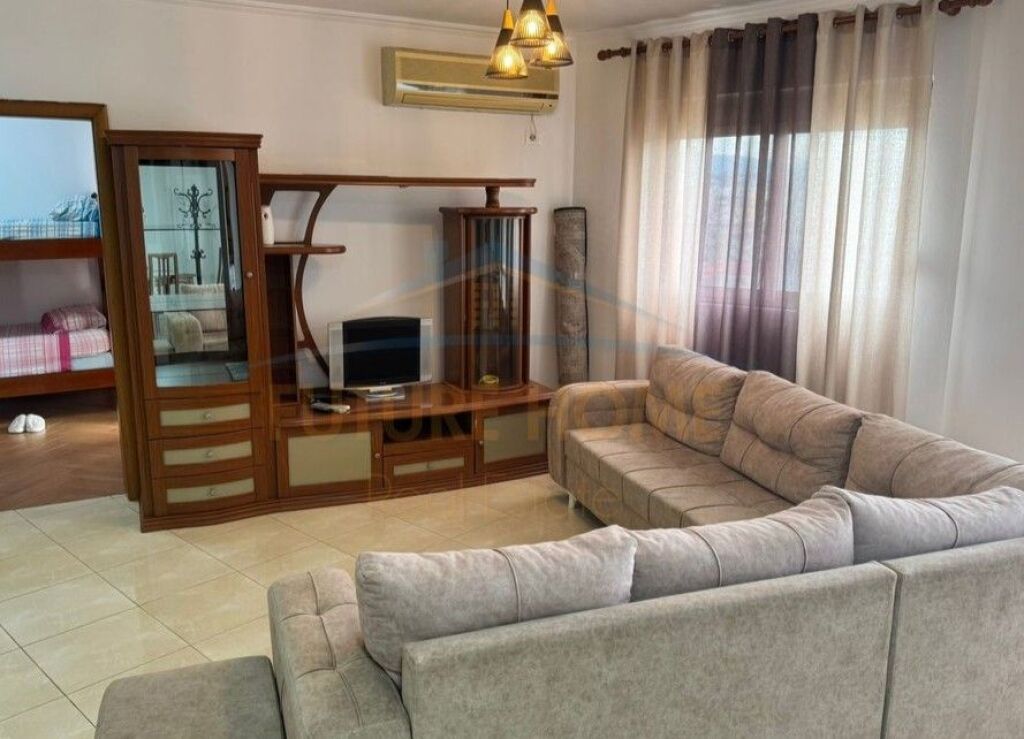 Rent, Apartment 2+1, Barricades Street
