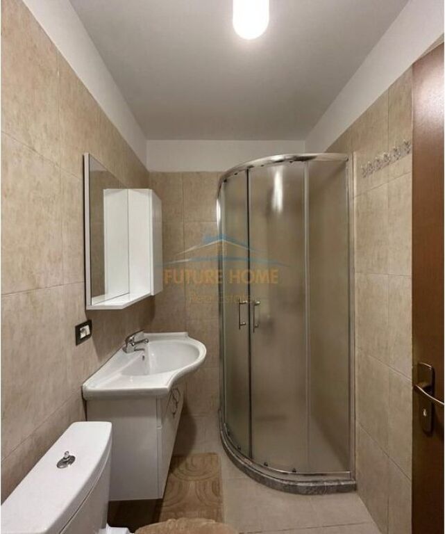Affitto, Appartamento 1+1, Via Kavajes, Tirana.