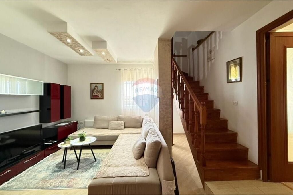 For Sale Duplex Location: Mahmut Allushi Street, Fresk