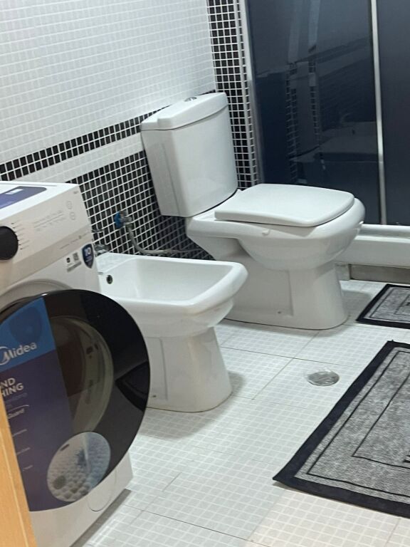 2+1,furnished at bill clinton,commune overpass,600 euro