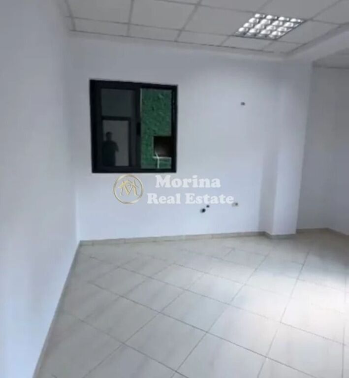 Affitto | Locale Commerciale | Via Dritan Hoxha | 1500 €/mese