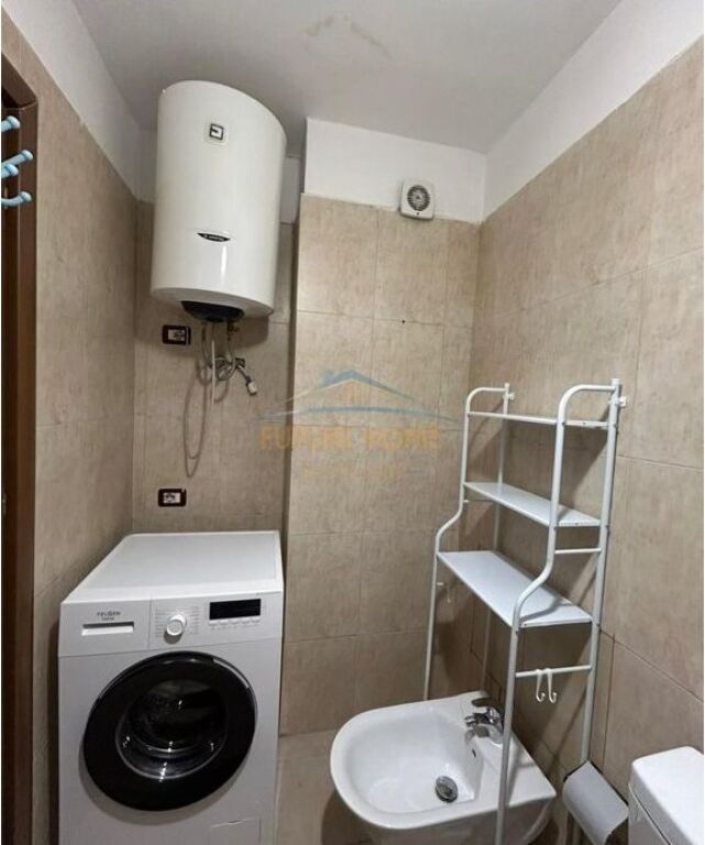 Affitto, Appartamento 1+1, Via Kavajes, Tirana.