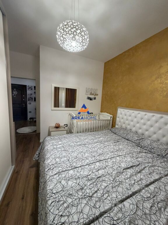 JEPET ME QERA APARTAMENT 2+1+BALLKON " FRESK " 70000 LEKË