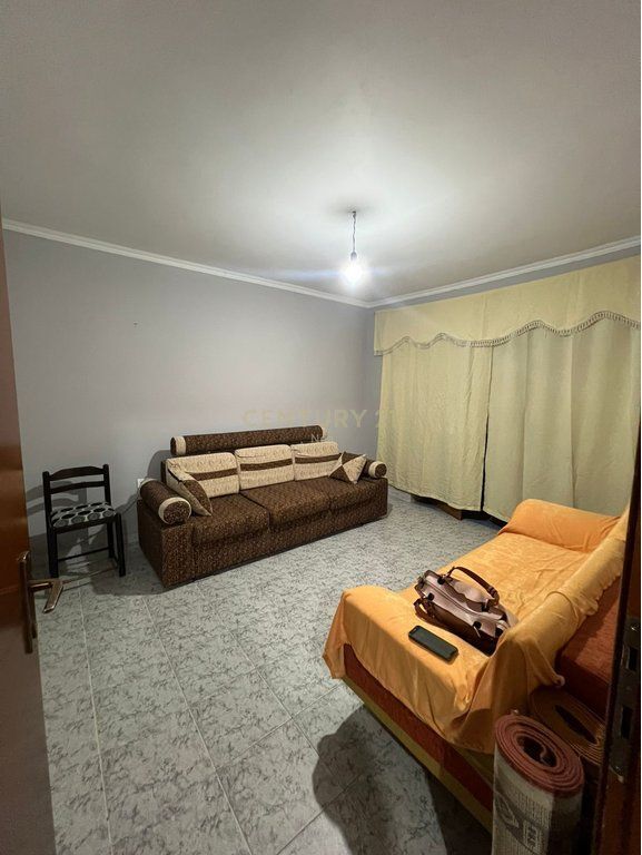 Apartament 2+1 me qira tek 21 Dhjetori! 500 € /Muaj