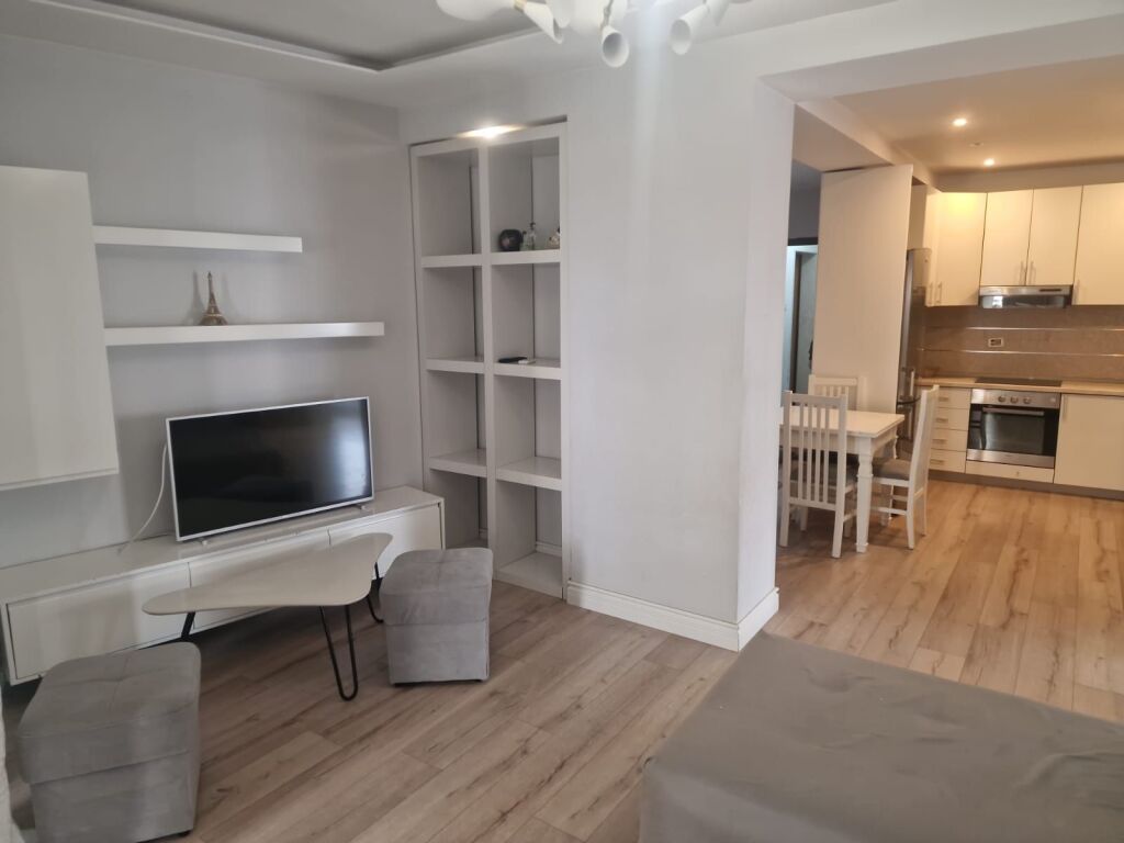 Apartment 2+1+2 for sale at Komuna e Parisit