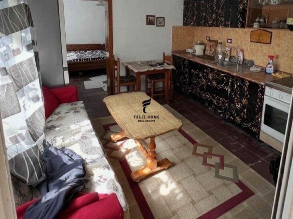 APARTAMENT ME QERA 2+1 RRUGA JORDAN MISJA 40.000 LEKE FH-68783