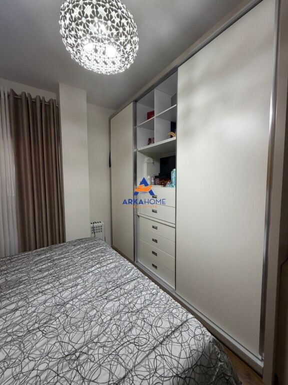 JEPET ME QERA APARTAMENT 2+1+BALLKON " FRESK " 70000 LEKË