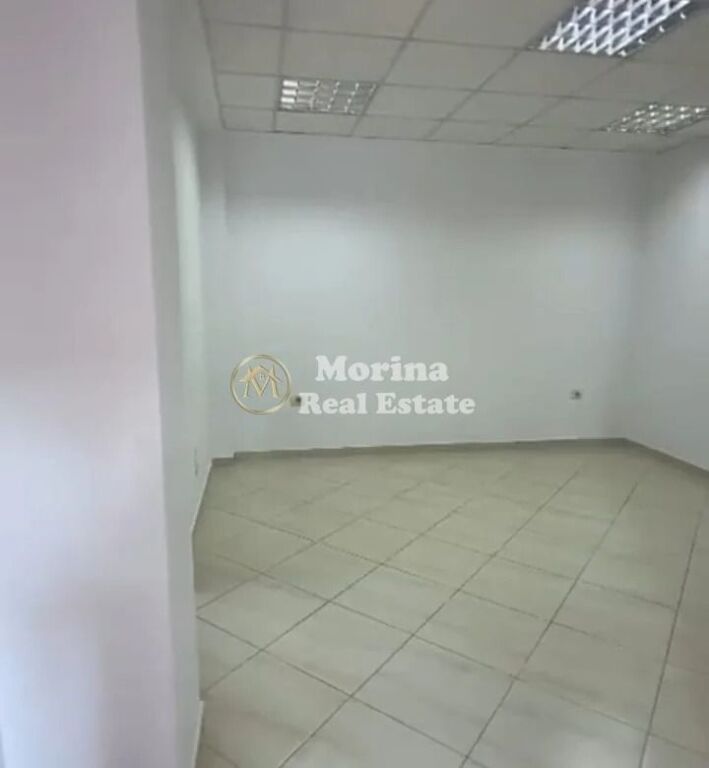 Affitto | Locale Commerciale | Via Dritan Hoxha | 1500 €/mese