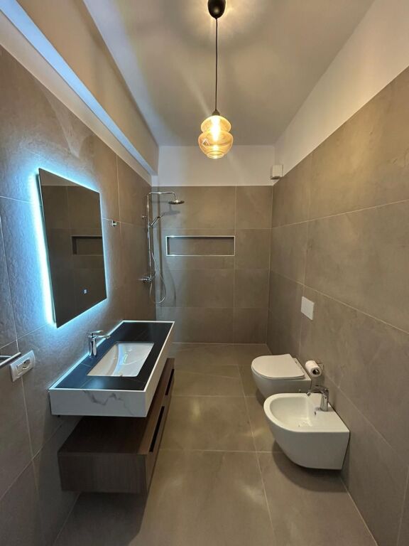 Modern 1+1 apartment for rent at Kompleksi Eshli! Brryli