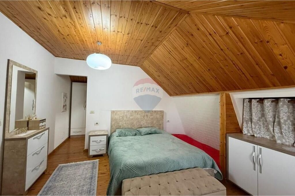 For Sale Duplex Location: Mahmut Allushi Street, Fresk