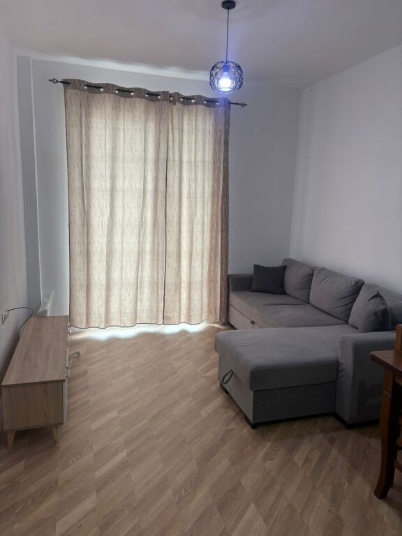 Univers City Apartament 1+1 me qira