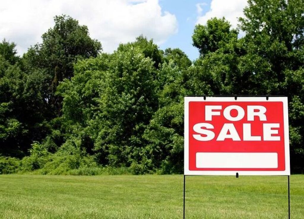 FOR SALE DRY LAKE LAND 1400 M2