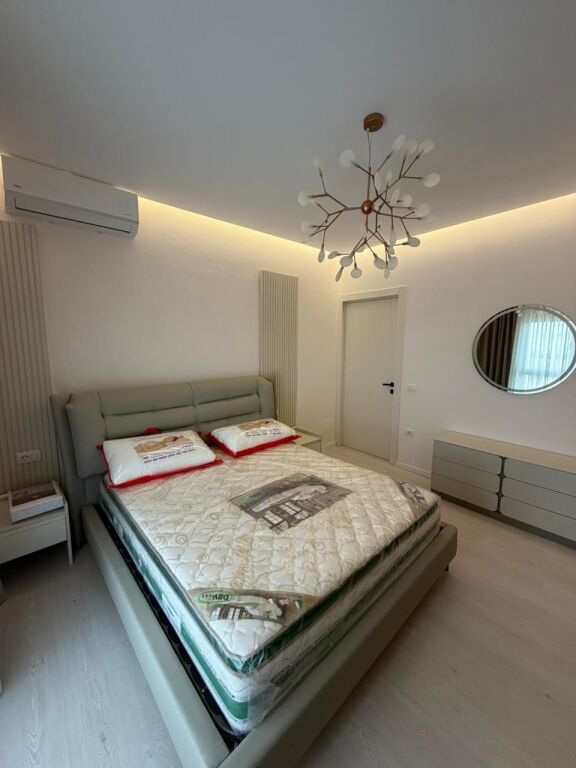 Apartament 1+1 me qira + 2 poste parkimi – Xhamllik