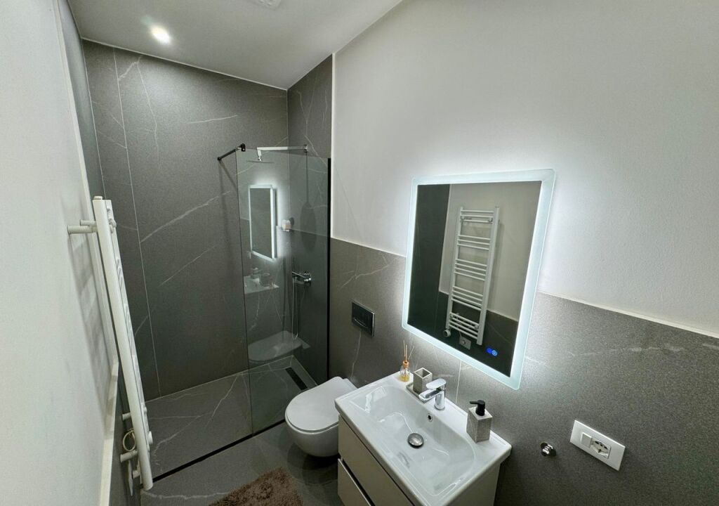 Apartament me Qira në Komuna e Parisit - 600 EUR